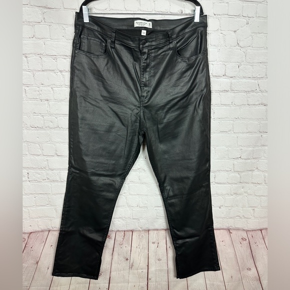 Abercrombie Fitch Curve Love 90's Slim Straight Ultra High Rise Jeans sz 34 18S‎ - Picture 1 of 6